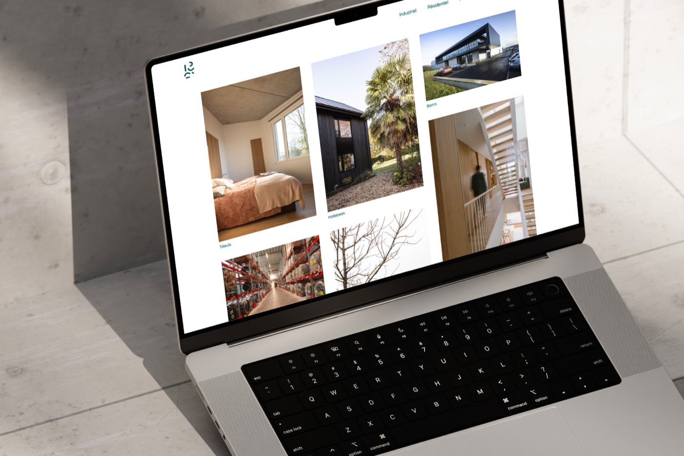 Site web réalisé par KERN-IT affiché sur un ordinateur portable